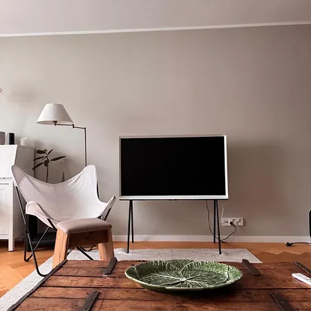 Apartment Stylish Penthouse Studio, With Cozy Balcony *