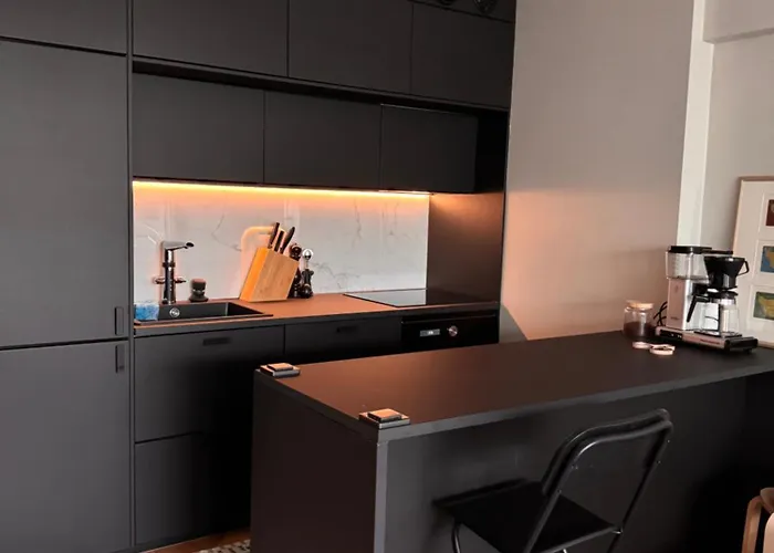 Stylish Penthouse Studio, With Cozy Balcony *