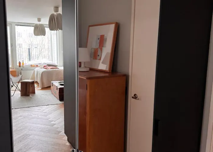 Stylish Penthouse Studio, With Cozy Balcony Apartment *