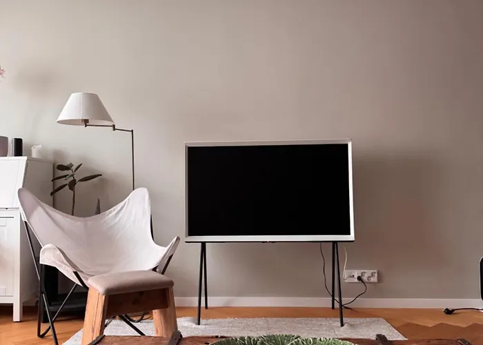 公寓 Stylish Penthouse Studio, With Cozy Balcony *